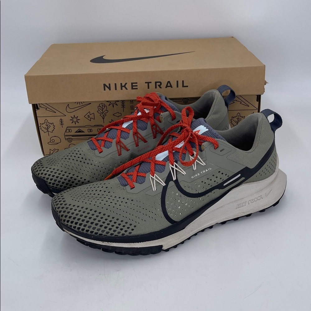Nike Trail Athletic Shoes - Olive and Red